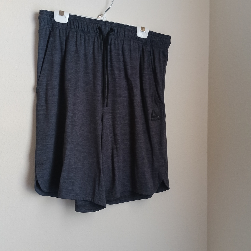Reebok Shorts Men L Charcoal Athletic Casual Academia Comfort Beach Workout Y2K
